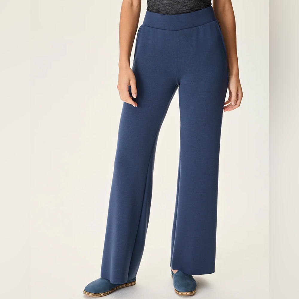 NWT Outdoor Voices Stratus pants